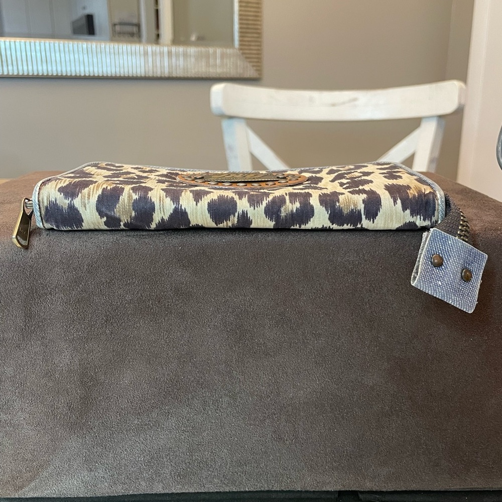 Dolce & Gabbana leopard print and denim zip around wallet - Picture 6 of 16